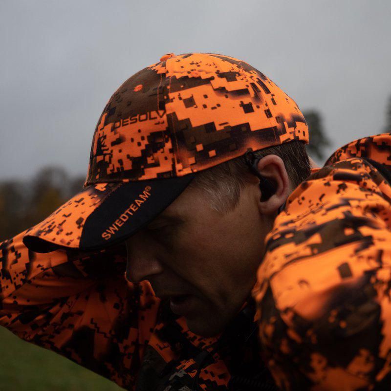Swedteam Ridge Cap DESOLVE® Fire – Synlig for jegeren, usynlig for viltet 