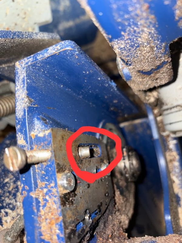 Strammemutter for sagkjede RCA 1C22 For vedmaskiner fra Tajfun RCA-serien som RCA 380, 400, og 480)